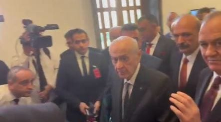 Devlet Bahçeli Kendisine Soru Soran Gazeteciyi Böyle Azarladı: Mesleği Bırak