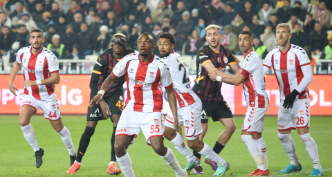 Aslan Hata Yapmadı! Galatasaray 10 Kişiyle 3 Puanı Aldı
