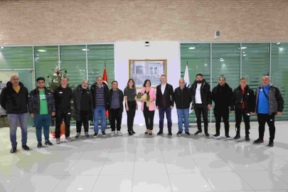 Karabağlardaki Amatör Spor Kulüplerinden Başkan Kınay’a Teşekkür Ziyareti
