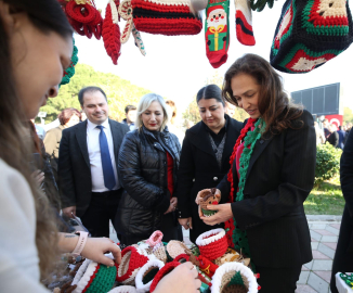 Karşıyaka’da ‘Yeni Yıl Pazarı’na Coşkulu Açılış