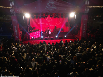 İzmir Büyükşehir Belediyesi Yeni Yıl Festivali’nde Mansur Ark Rüzgârı