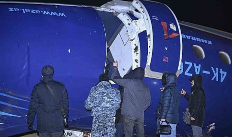 Kazakistan'da Düşen Yolcu Uçağının "Rus Hava Savunma Sistemi Tarafından Düşürüldüğü" İddiası