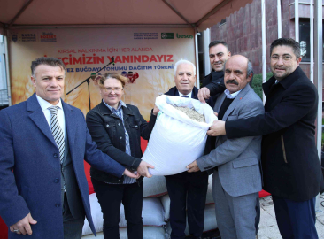 Bursa Büyükşehir’le Toprak Bereketleniyor, Çiftçi Kazanıyor