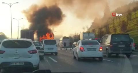 Bayrampaşa’da şehirlerarası yolcu otobüsünde yangın çıktı
