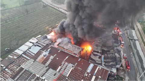 Yanan Fabrika Ruhsatsız Çıktı