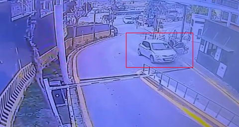 Esenyurt’ta Aracının El Frenini Çekmeyen Sürücü Araçla Sürüklenerek Yaralandı
