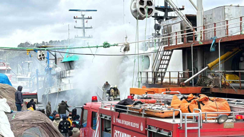 Sarıyer’de Balıkçı Teknesinde Yangın: 2 Kişi Dumandan Etkilendi