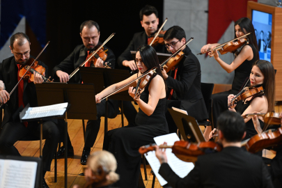 Bursa Oda Orkestrası, Sahnede