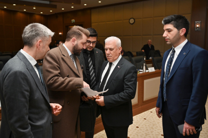 Öğrencilere Süt Dağıtımı Milli Eğitim'e Takıldı