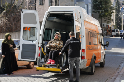 Konak’ta ‘Engelsiz Servis’le Hayata Engel Yok