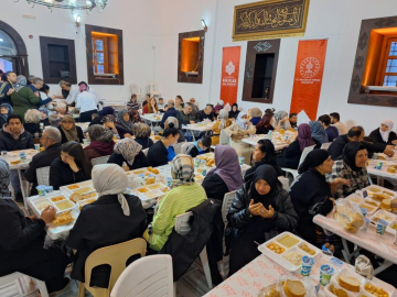 Vakıflar'dan 3 Noktaya İftar Sofrası