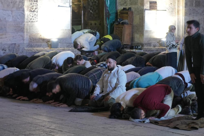 Ulu Cami'de İlk Teravih Yoğunluğu