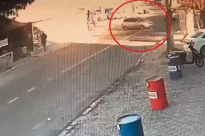 Kontrolü Kaybeden Sürücü Otobüs Durağına Çarptı
