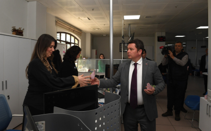 Başkan Aydın, Kadın Personeli Unutmadı