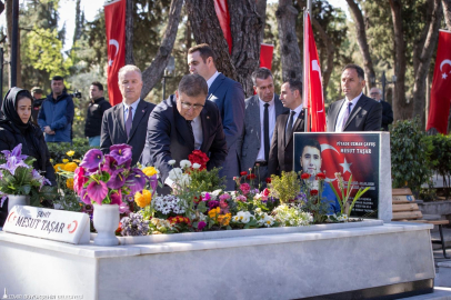 Kadifekale Şehitliği'nde Duygulandıran Tören
