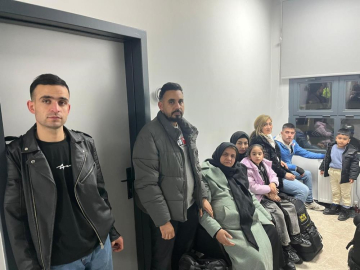 İzmir'de 55 göçmen kurtarıldı