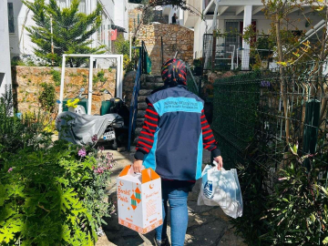 Belediye, Yüzleri Güldürmeye Devam Ediyor