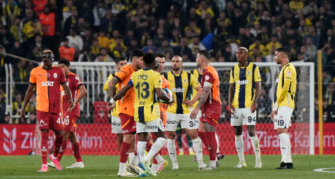 Kadıköy'de Osimhen Şov! Galatasaray, Fenerbahçe'yi Geçerek Yarı Finale Yükseldi