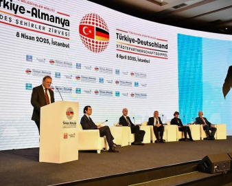 Türkiye-Almanya Kardeş Şehirler Zirvesi’nde demokrasi vurgusu