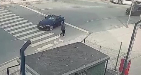 Pendik’te Bir Sürücü, Yaya Geçidindeki Kişinin Üzerine Otomobilini Sürdü