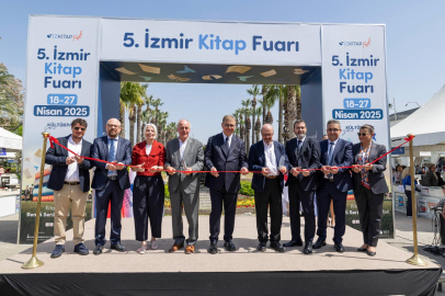 İzmir Kitap Fuarı Kültürpark'ta kapılarını açtı