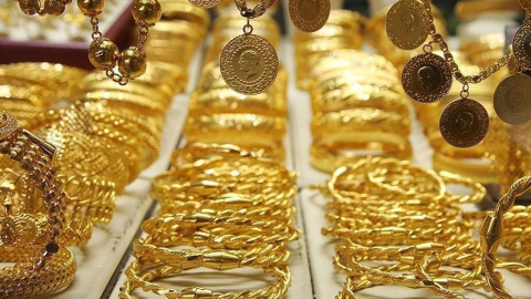 Altın haftaya rekorla başladı