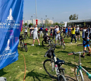 İzmir’de ‘Bisikletli Pazarlar’ başladı