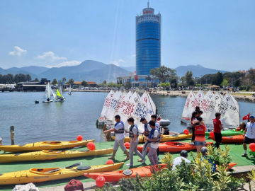İzmirli çocuklar Su Sporları Şenliği’nde buluştu