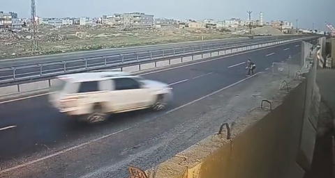 Mardin’de ‘Dur’ İhtarına Uymayan Sürücünün Polise Çarpıp Kaçtığı Anlar Kamerada