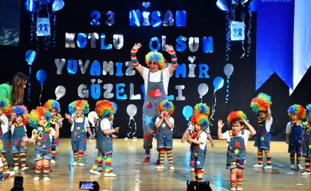 İzmirli miniklerin 23 Nisan coşkusu