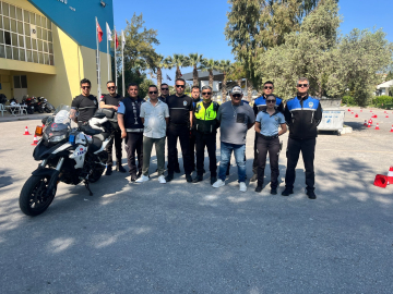 Kuşadası Zabıtası’na güvenli sürüş eğitimi