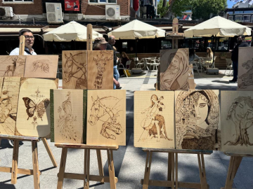 Demir parmaklıklar ardında sanat
