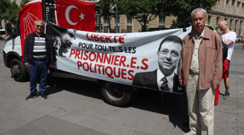 Paris'te Atatürk ve Gençlik Haftası Çoşkusu