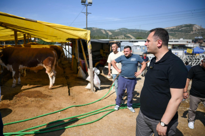 BORNOVA BELEDİYESİ’NDEN BAYRAM ÖNCESİ TAM KADRO HAZIRLIK