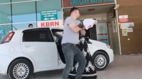Acemi kasaplar soluğu hastanede aldı
