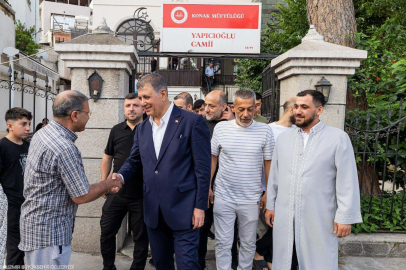 BAŞKAN TUGAY, BAYRAM NAMAZINDA VATANDAŞLARLA BULUŞTU