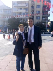 FERDİ ZEYREK’İN ACI KAYBI ANNESİNİ HASTANELİK ETTİ