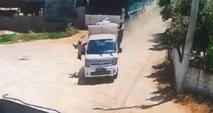 Çöp Toplama Aracından Düşen İşçi Ağır Yaralandı