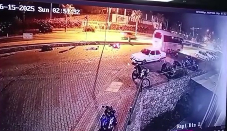 Motosikletli Gençleri Hayattan Koparan Kaza Kamerada