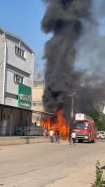 Mobilya imalathanesinde yangın