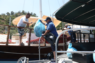 MUĞLA’DA ATIKLAR TOPLANIYOR DENİZLER KORUNUYOR