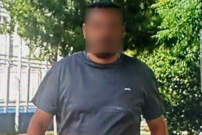 BAYRAKLI’DA KADINA ŞİDDET İHBARINA GİDEN POLİS BIÇAKLANDI