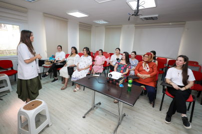 GAZİEMİR BELEDİYESİ’NDEN ANNE ADAYLARINA GEBE OKULU DESTEĞİ