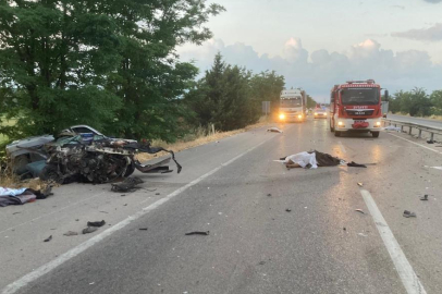 SUSURLUK'TA TRAFİK KAZASI: 3 ÖLÜ