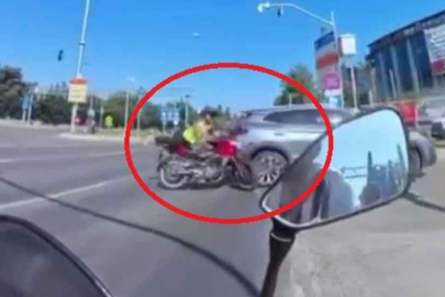 MOTOSİKLET İLE ARACIN ÇARPIŞMASI KASK KAMERASINDA