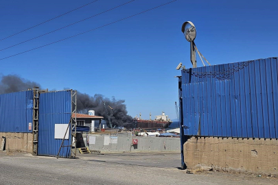 ALİAĞA GEMİ SÖKÜM BÖLGESİNDE TANKER YANGINI