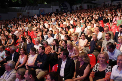 63. ULUSLARARASI BURSA FESTİVALİ’NE GÖRKEMLİ AÇILIŞ