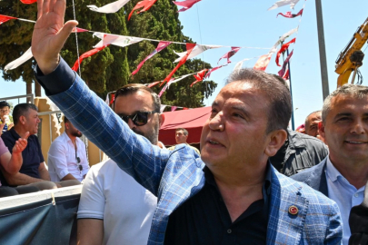 BAŞKAN MUHİTTİN BÖCEK'TEN ANTALYALILARA DUYGUSAL MESAJ