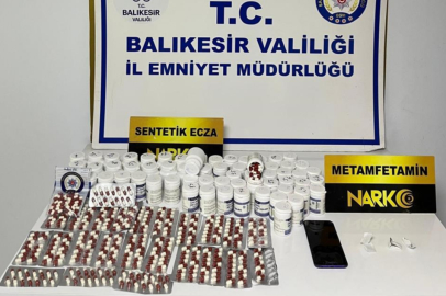 4 BİN SENTETİK HAPLA YAKALANDI