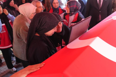 BALIKESİR, ŞEHİDİNİ SON YOLCULUĞUNA UĞURLADI
